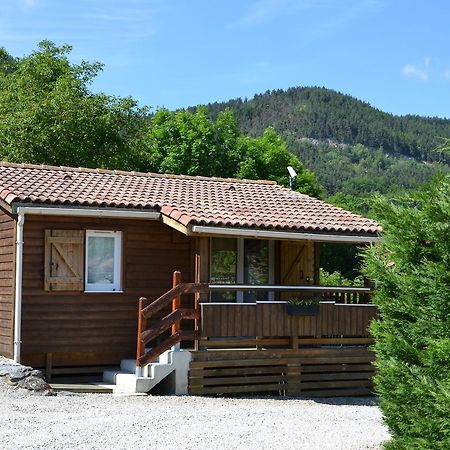 Hotel Camping La Mare Aux Fees Roquefeuil Exterior foto
