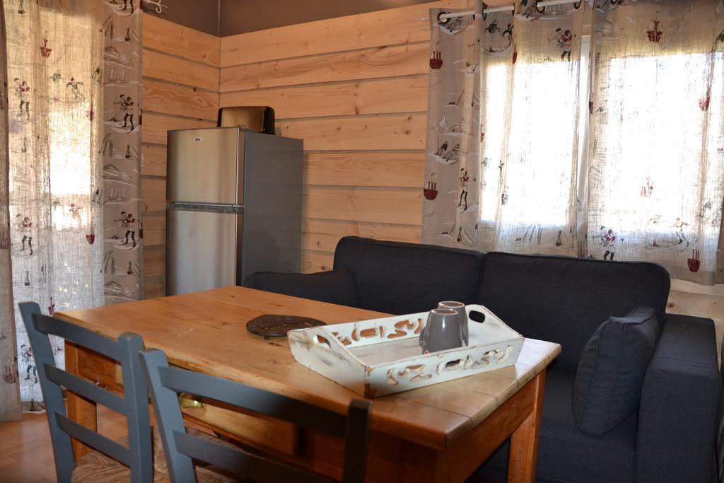 Hotel Camping La Mare Aux Fees Roquefeuil Exterior foto