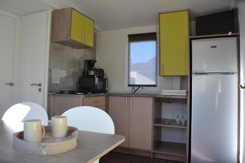 Hotel Camping La Mare Aux Fees Roquefeuil Exterior foto