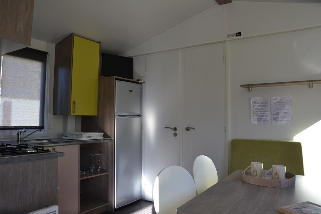Hotel Camping La Mare Aux Fees Roquefeuil Exterior foto
