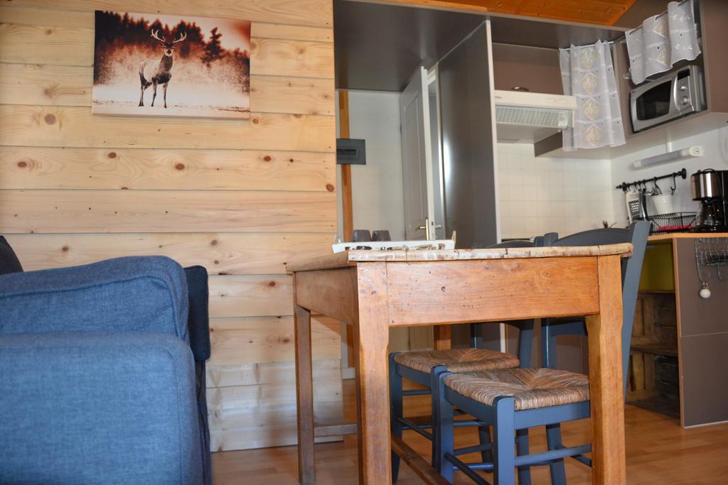 Hotel Camping La Mare Aux Fees Roquefeuil Exterior foto