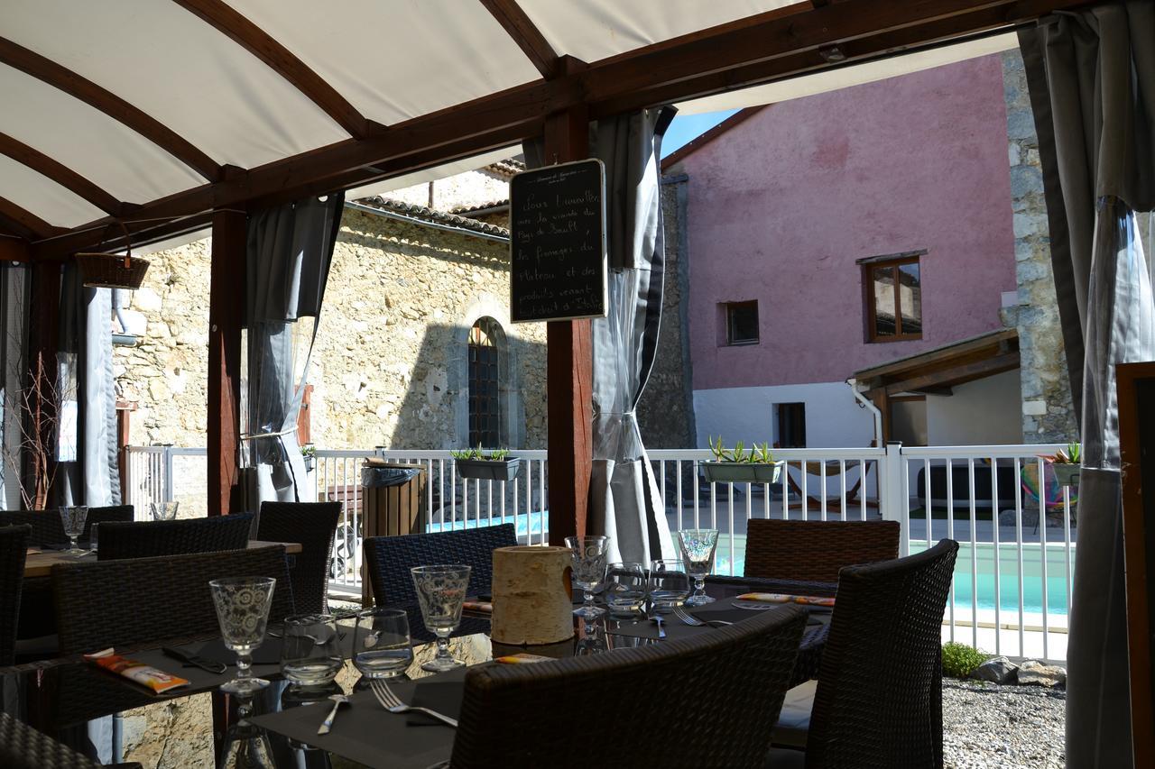 Hotel Camping La Mare Aux Fees Roquefeuil Exterior foto