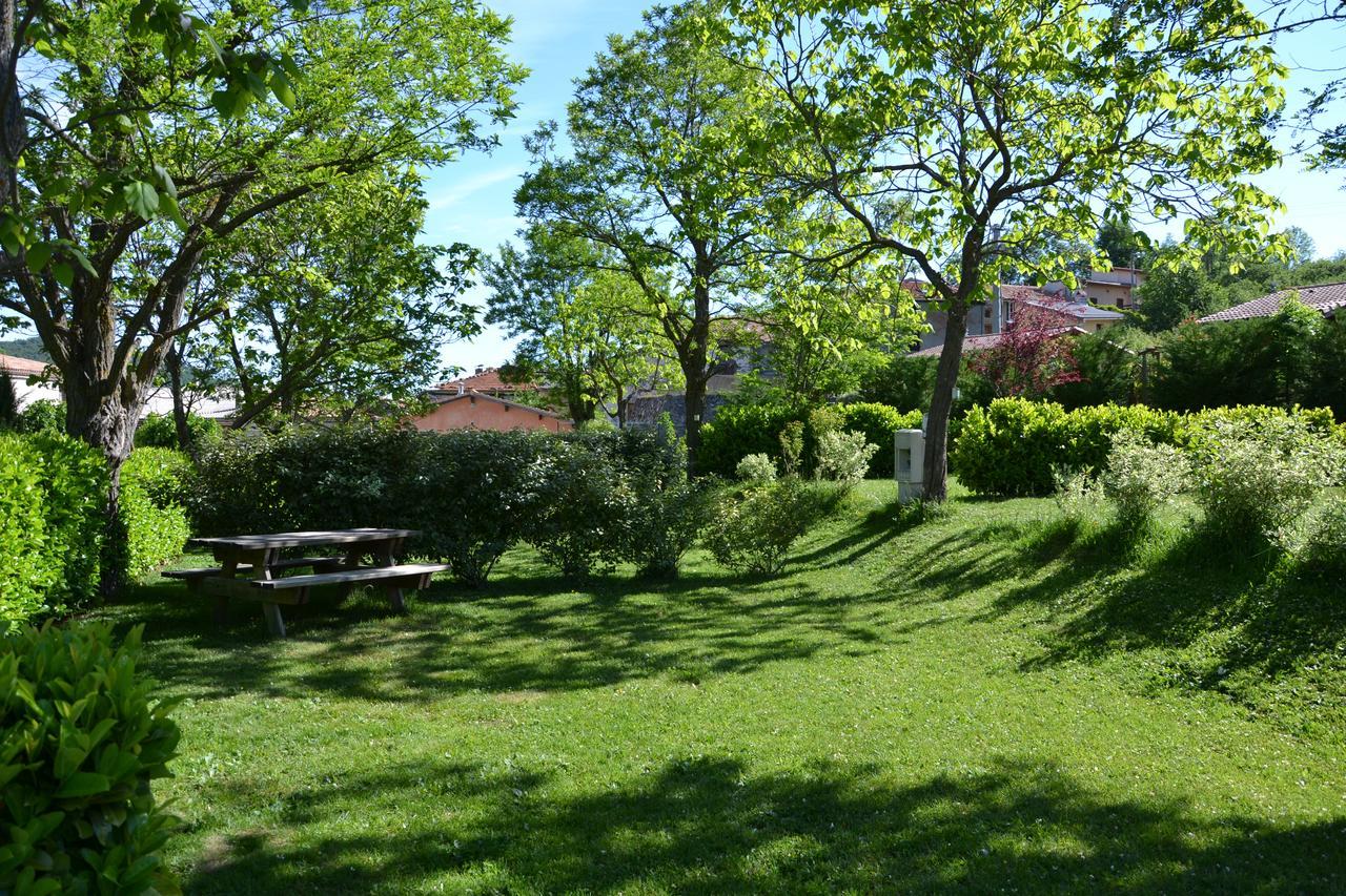 Hotel Camping La Mare Aux Fees Roquefeuil Exterior foto