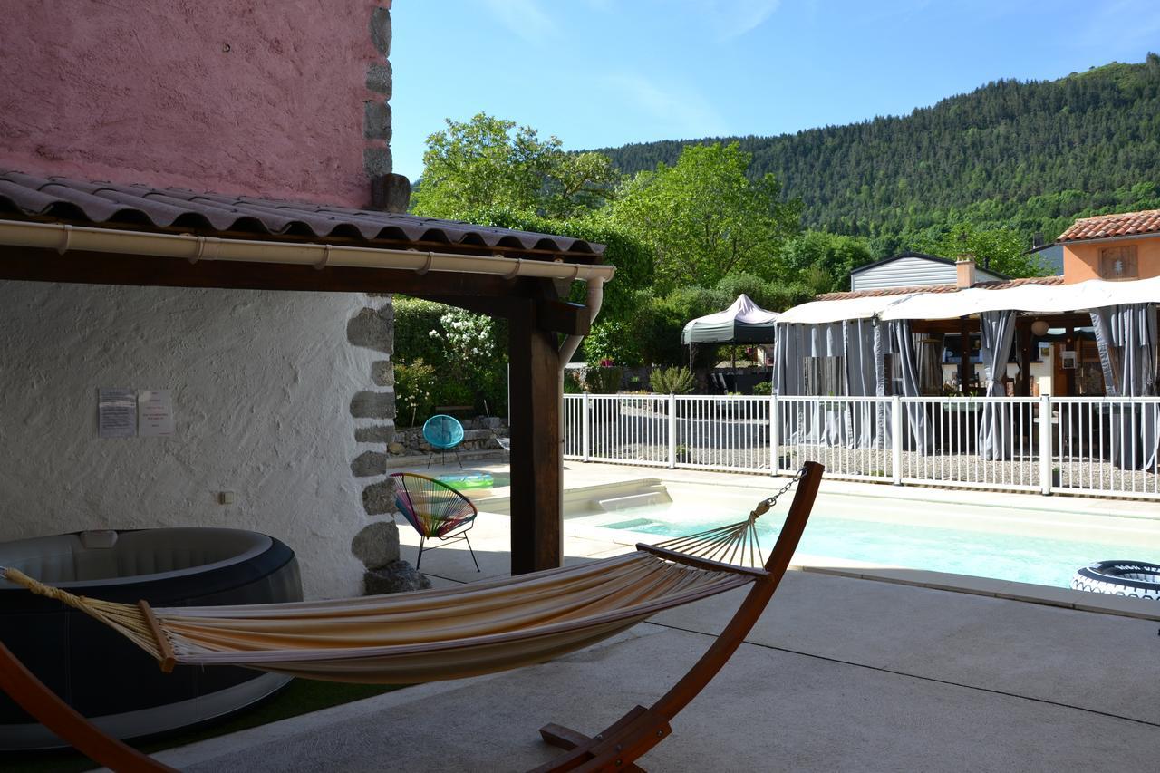 Hotel Camping La Mare Aux Fees Roquefeuil Exterior foto