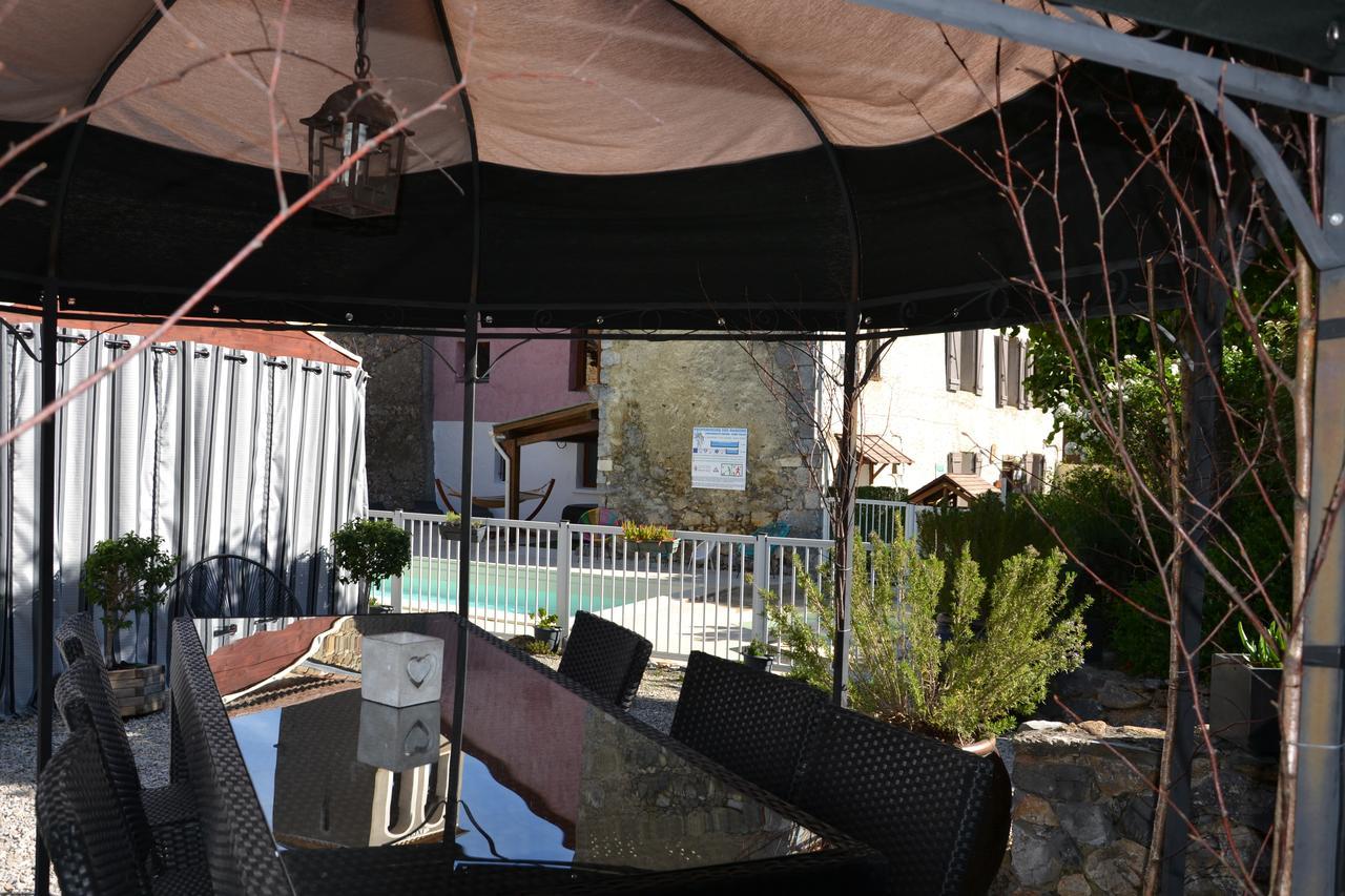 Hotel Camping La Mare Aux Fees Roquefeuil Exterior foto