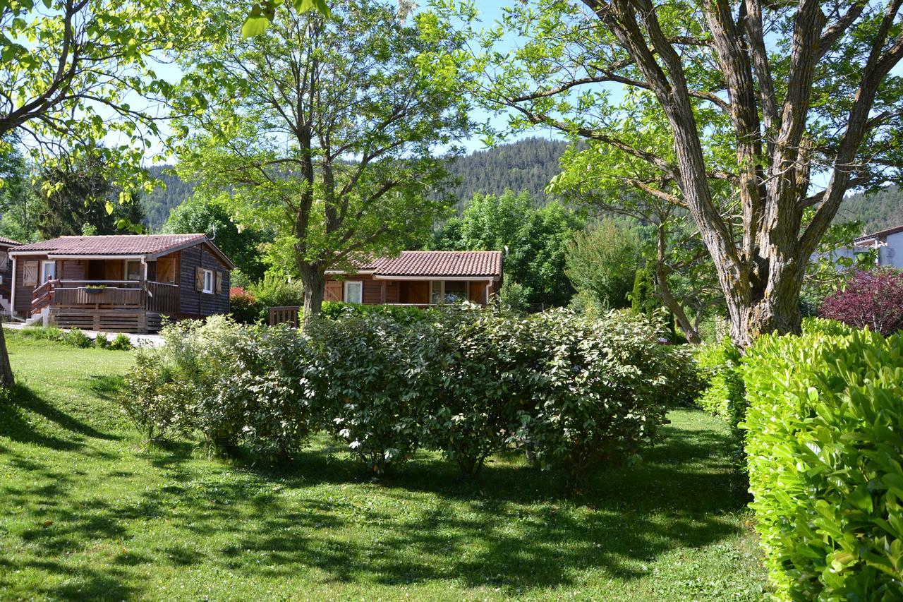 Hotel Camping La Mare Aux Fees Roquefeuil Exterior foto