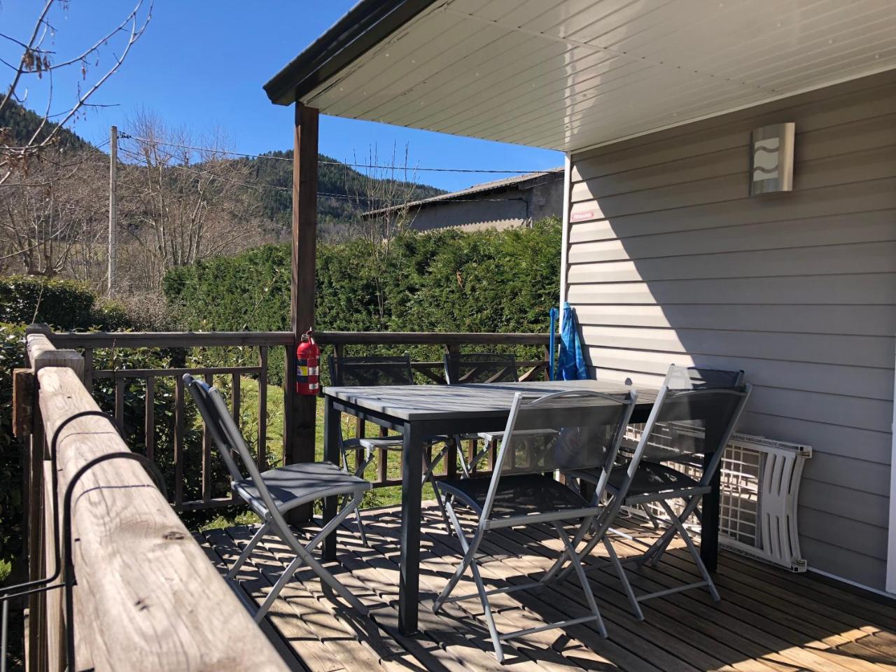Hotel Camping La Mare Aux Fees Roquefeuil Exterior foto