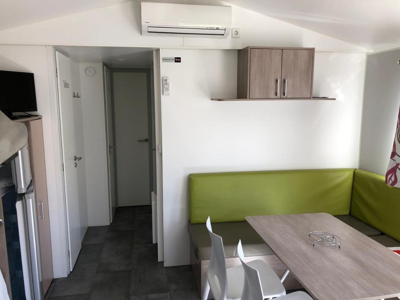 Hotel Camping La Mare Aux Fees Roquefeuil Exterior foto